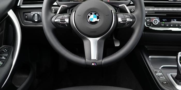 véhicule de luxe voiture haut de gamme